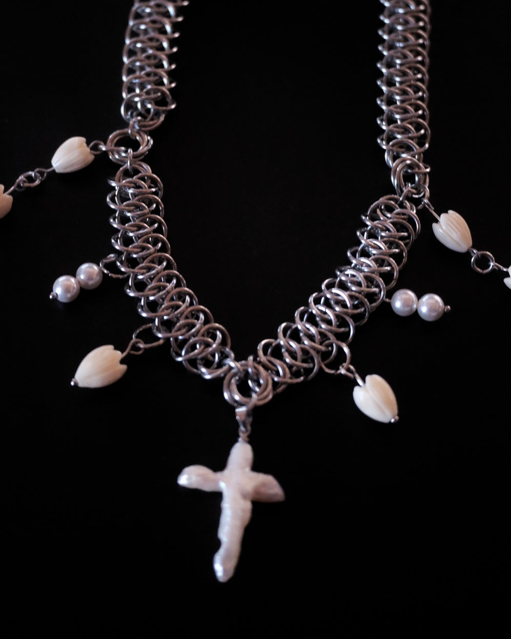 Bruha x Hukott mixed beads and baroque pearl chainmaille choker 1