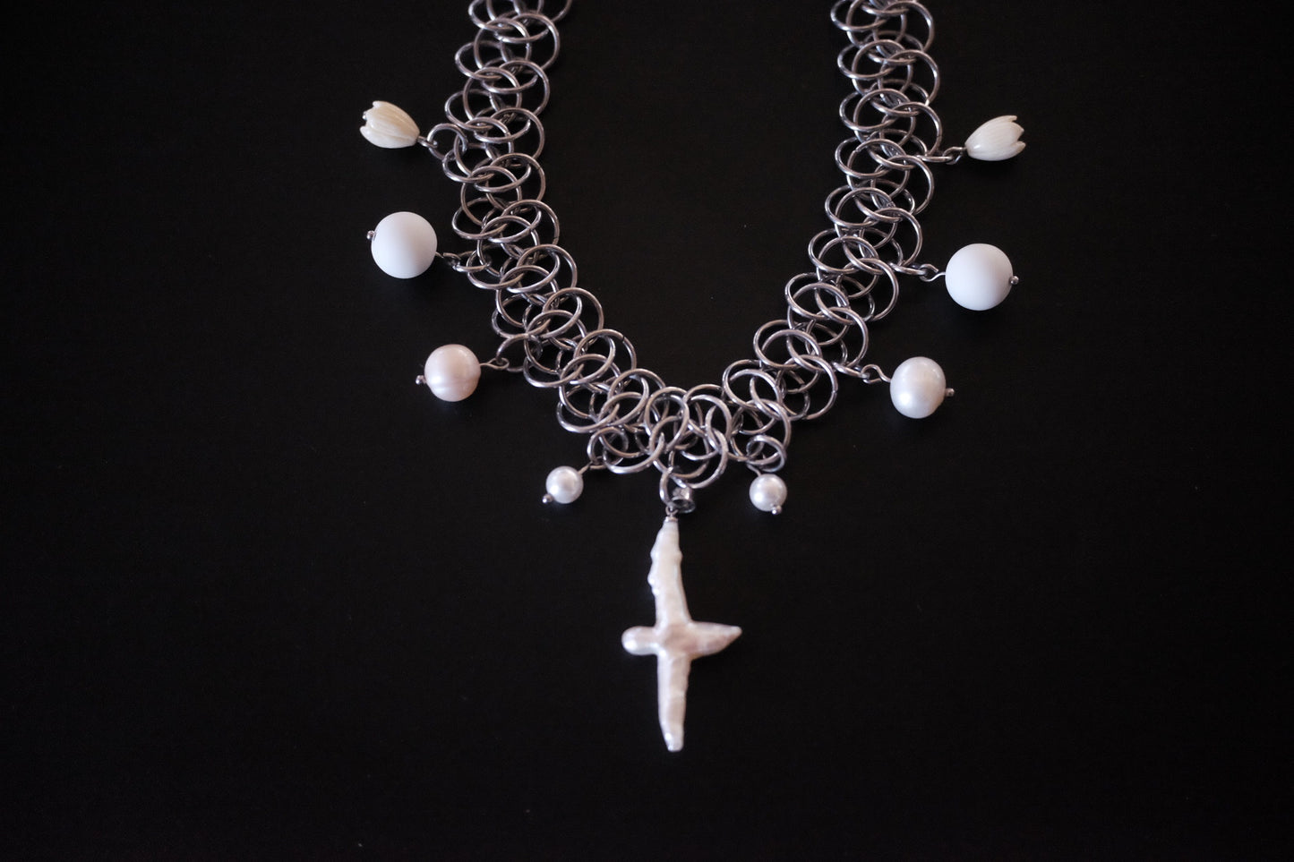 Bruha x Hukott mixed beads and baroque pearl chainmaille choker 2